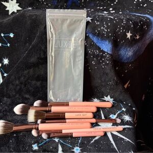 Luxie Blush-Toned Makeup Brush Collection